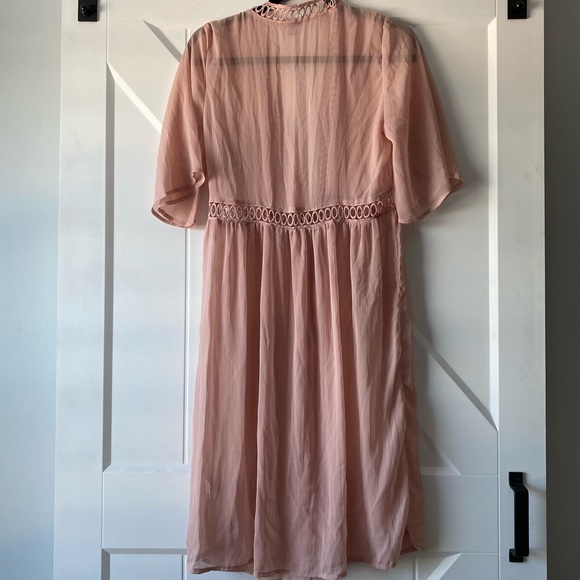 CHARLOTTE RUSSE | Shawl - Picture 4 of 9